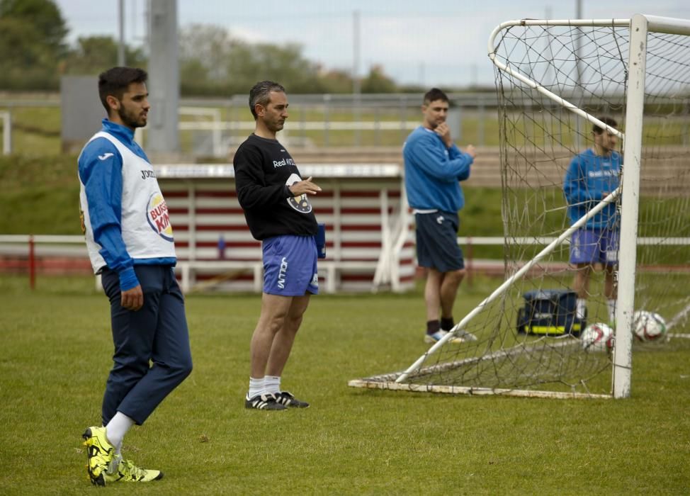 Entrenamiento del Real Avilés en las instalaciones de la escuela de Mareo de Gijón