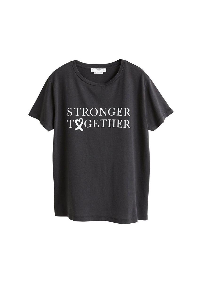 Camiseta de Mango de apoyo a la lucha contra el cáncer de mama. (Precio: 15, 99 euros)