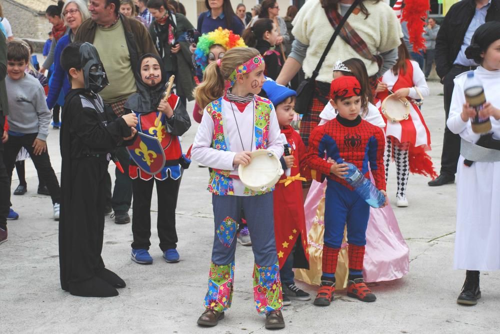 Carnaval de Lloseta con Escola de Música los Sandungueros Junior y el grupo infantil Mel i Sucre