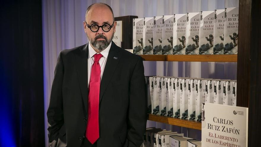 Muere Carlos Ruiz Zafón, autor de 'La sombra del viento', uno de