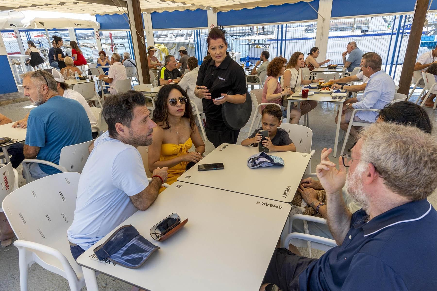 Hoteles y terrazas de Castellón, a tope en el primer fin de semana del verano