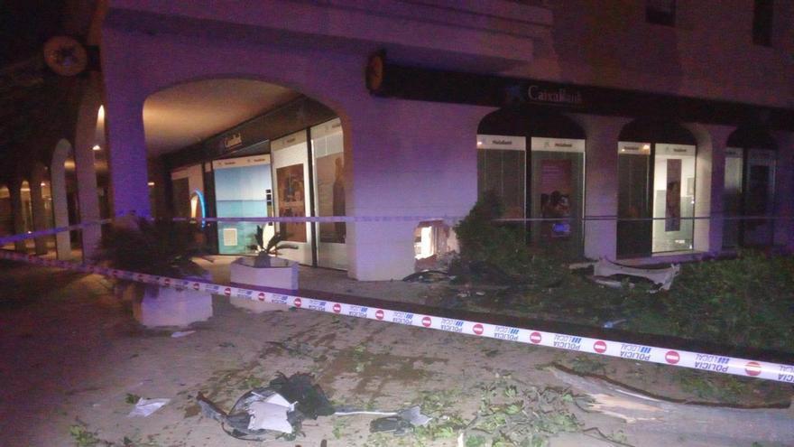 Drink- and drug-driver loses control of his car and crashes into an Ibiza bank branch