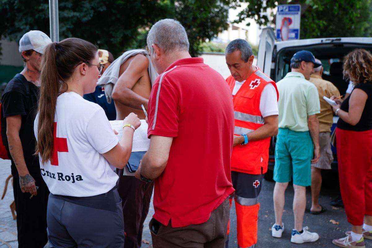 Una noche con Cruz Roja y las personas sin hogar de Córdoba