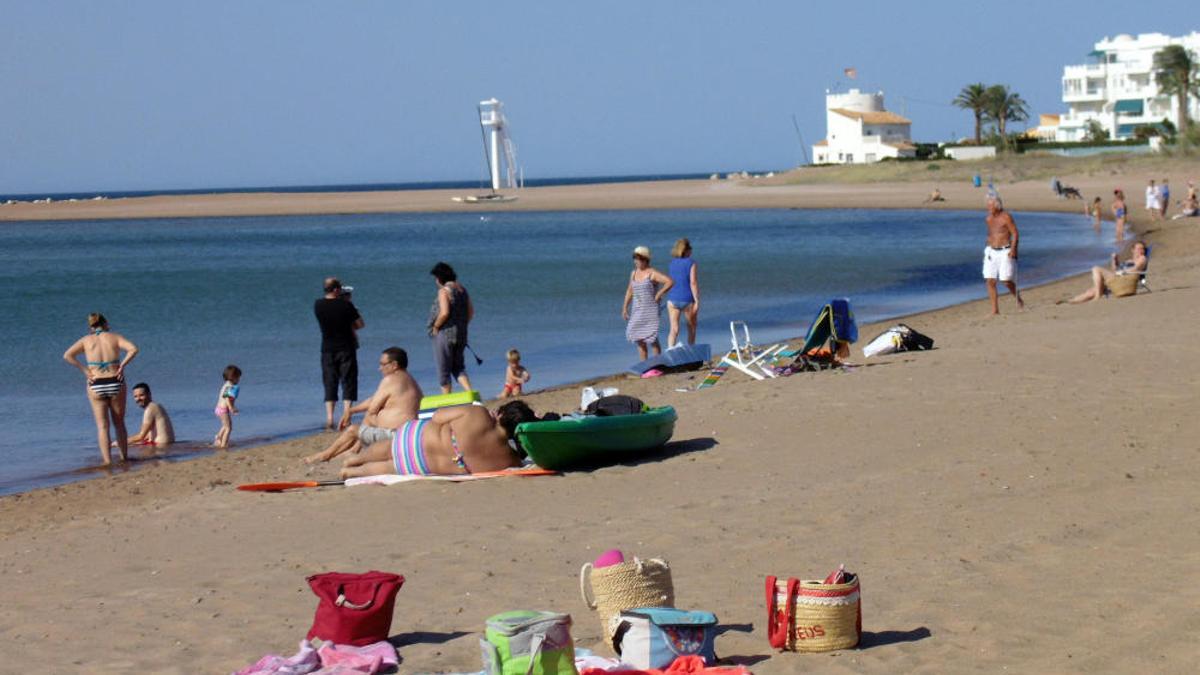 Las playas de Les Bovetes, Les Marines y Marineta Cassiana tendrán chiringuitos