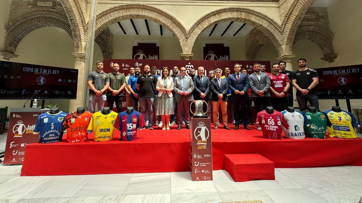 Imagen del acto del sorteo en Jaén con todas las autoridades