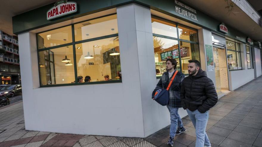 Restaurante Papa John’s en Oviedo. | Irma Collín