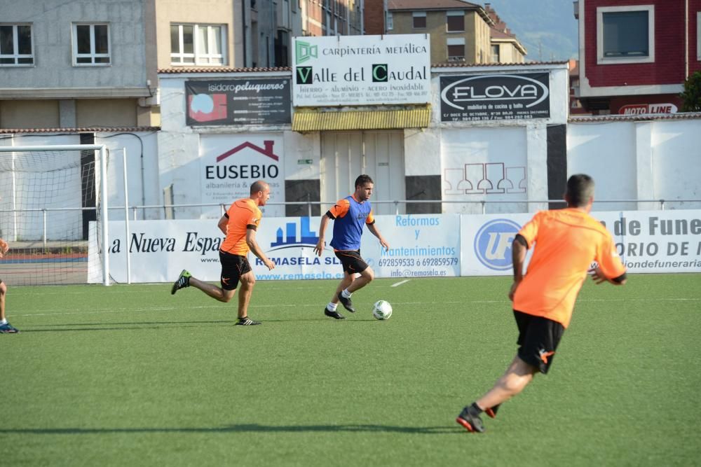 Primer entrenamiento del Caudal Deportivo de Mieres