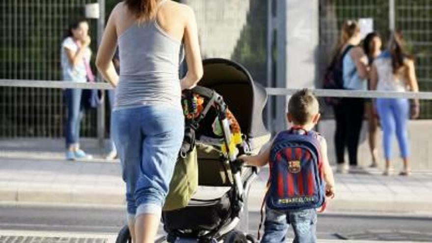Una sentencia permite a 132.000 mujeres valencianas pedir el IRPF de la prestación de maternidad