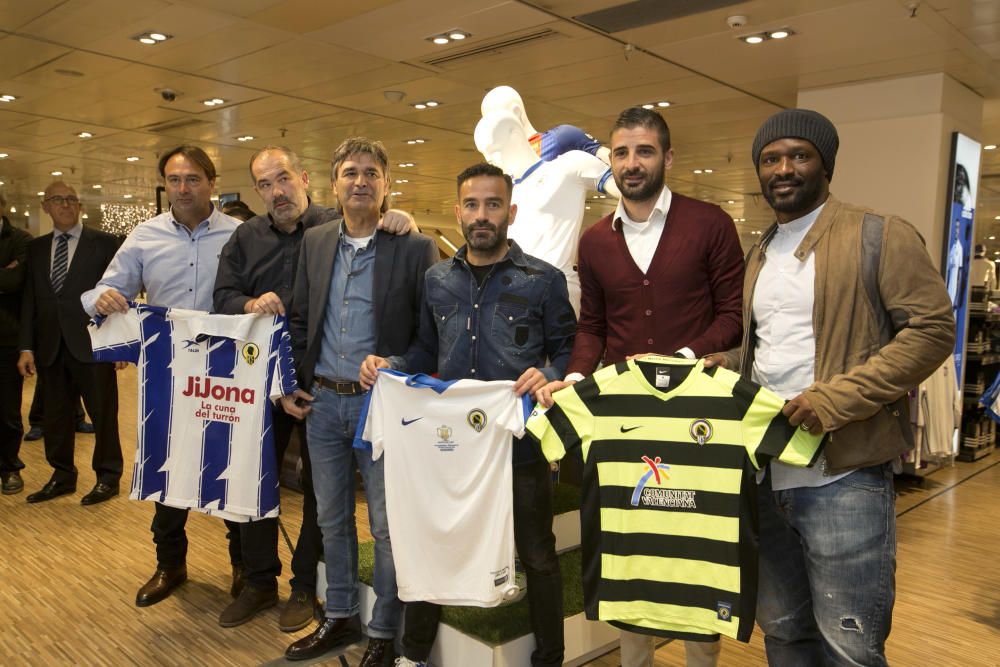 Reunión de los héroes blanquiazules del Camp Nou