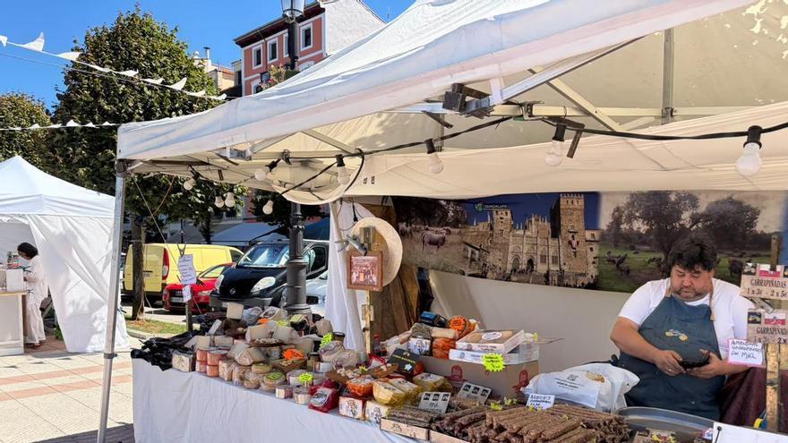 El paseo Princesa Letizia de Ribadesella, sede de un mercado indiano
