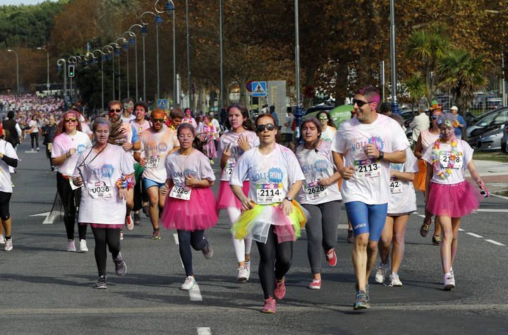 Samil se tiñe de múltiples colores con la Holi Run