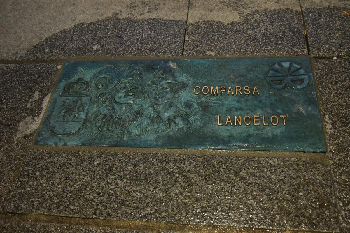 Placa dedicada a Lancelot.