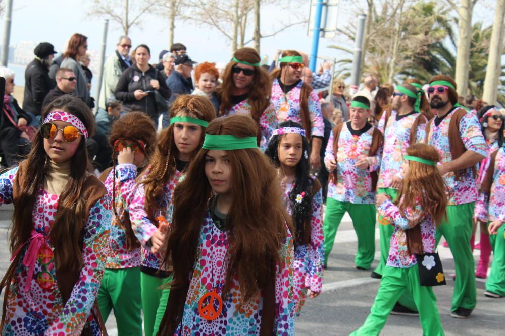 Roses viu un carnaval pletòric de gent i bon temps