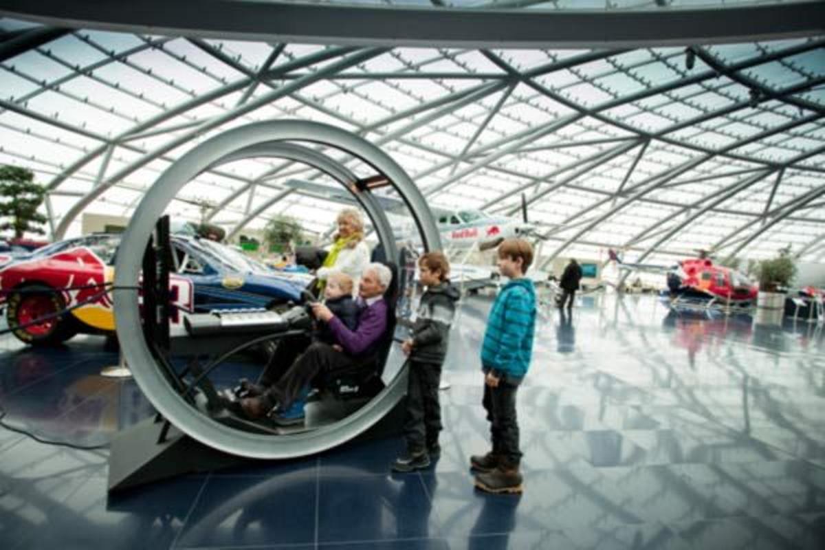 El futurista Hangar-7 ha sido diseñado por el arquitecto local Volkmar Burgstaller.