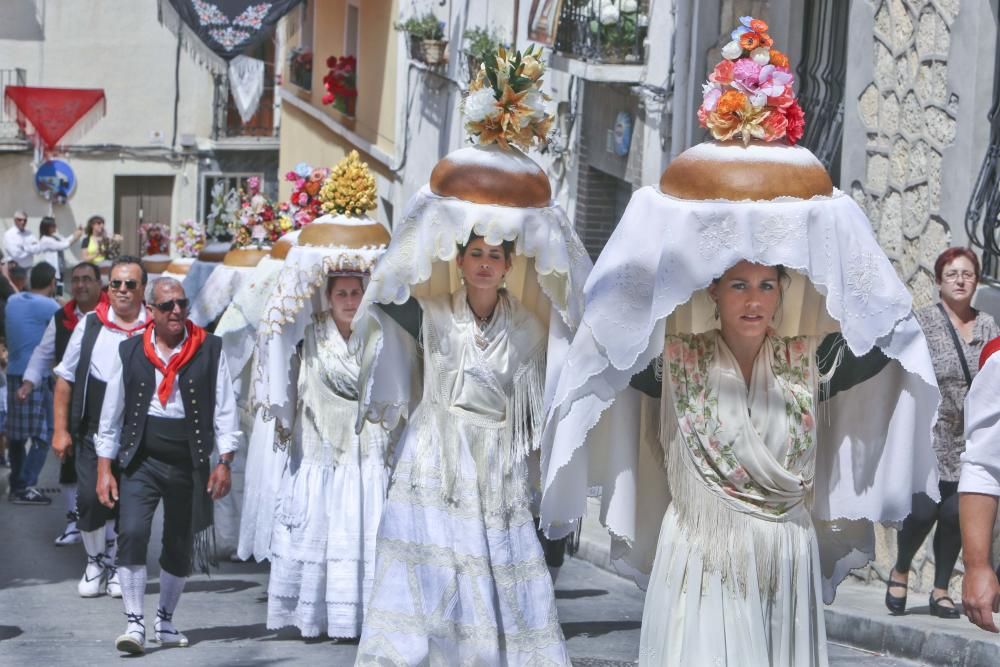 Tradición del Pa Beneït de La Torre de les Maçanes