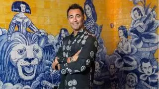 Ramses, el 'rey' de la Puerta de Alcalá, prepara la venta del local que acoge su cafetería con spa