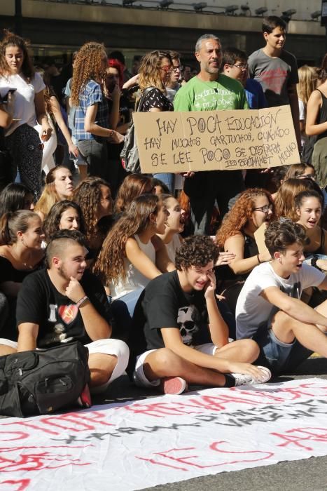 Protesta de estudiantes en Valencia contra la reválida