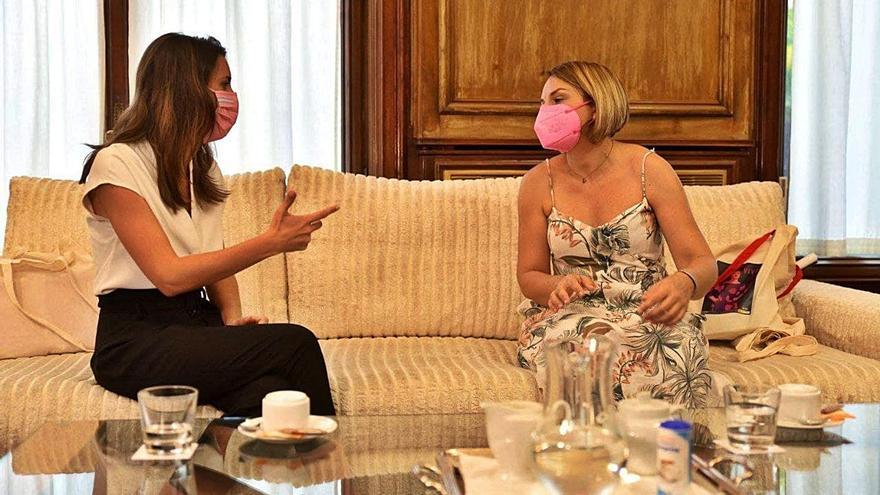 Los agentes sociales, cansados de Noemí Santana, piden la mediación de Ángel Víctor Torres - Vimarsana News