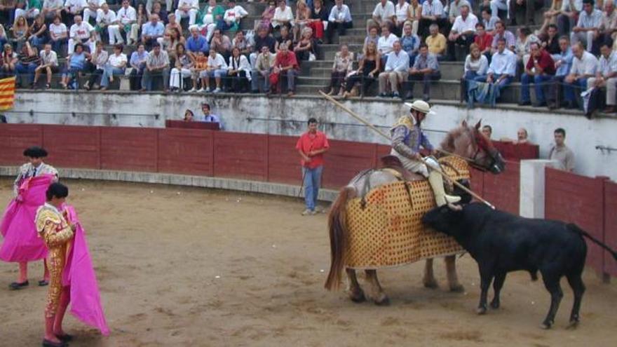 Imatge d´arxiu d´una cursa de braus a Olot l´any 2004