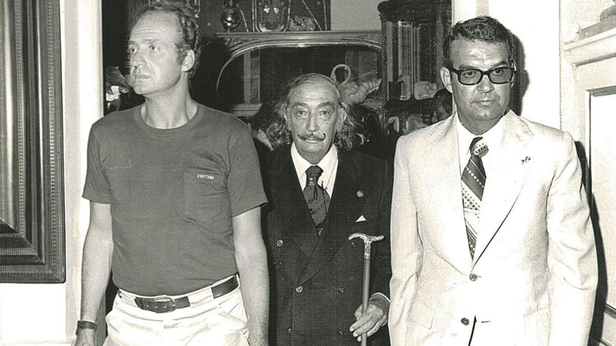 L'Alcalde Pere Giró i Salvador Dalí durant la visita reial l'estiu de 1978