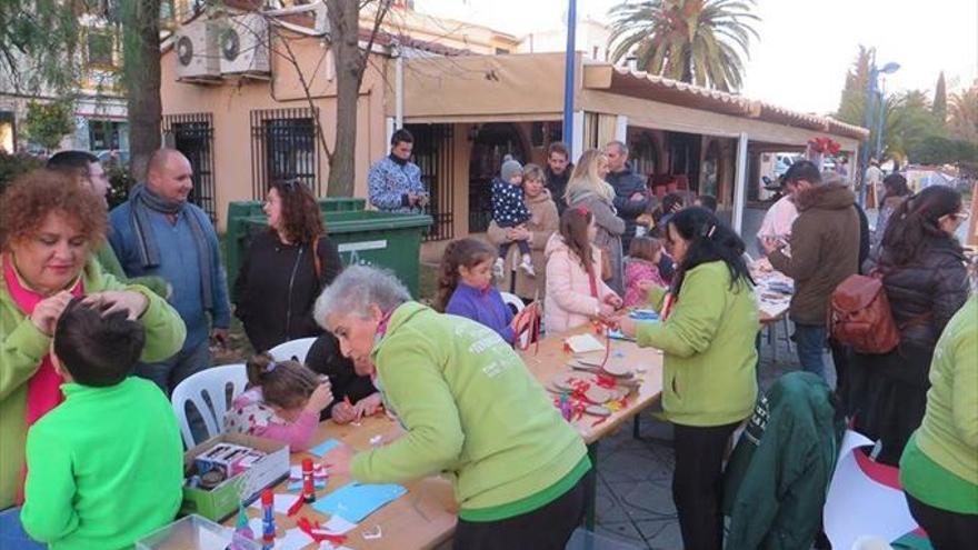 La Casa de la Juventud organiza el Merkajoven en la plaza de España