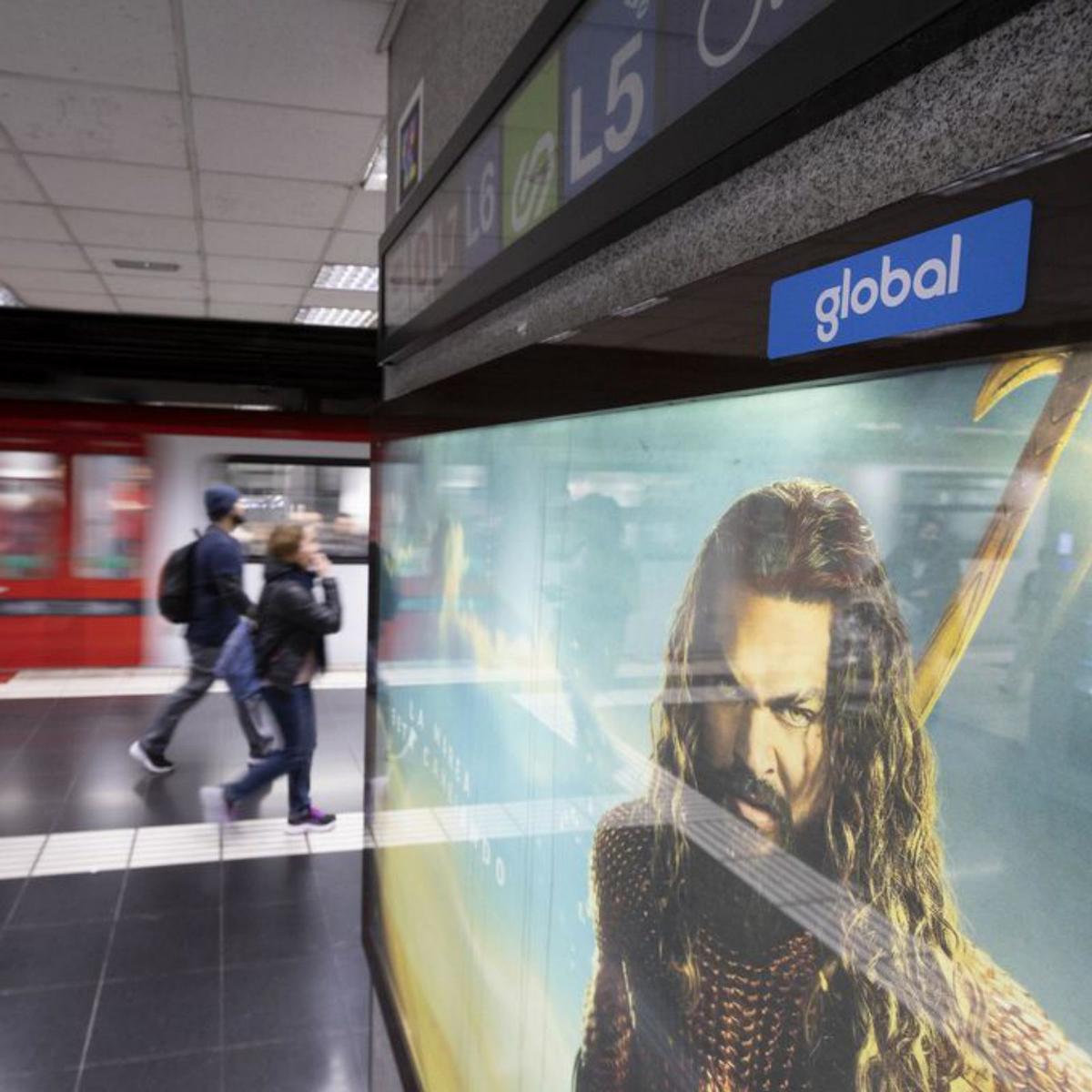 El metro incorporarà els hologrames a la publicitat