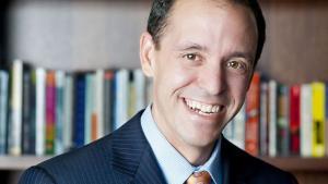 Chris Lehane, directiu d’Airbnb: «Per a nosaltres és essencial una regulació europea del lloguer a curt termini»