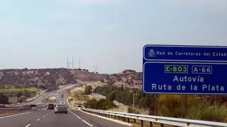 Cortada en Sevilla la A-66 en sentido Extremadura por el vuelco de un camión
