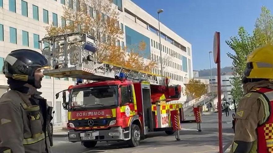 El equipo de Bomberos trabaja en el simulacro. | FdV