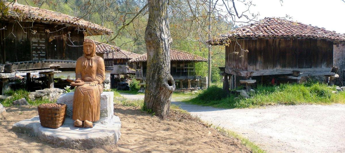 Escultura de La Castañera