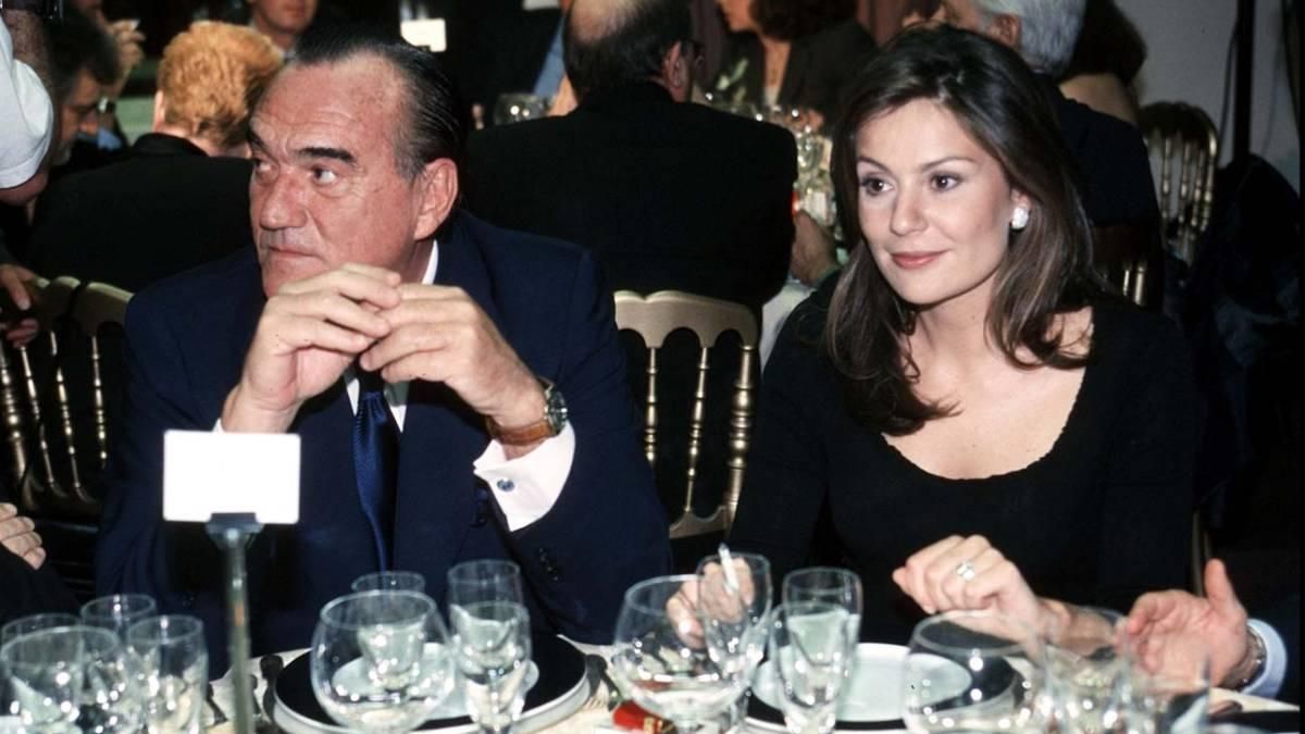 Fernando Fernández Tapias y Nuria González en la entrega del premio 'Razón de oro' a Emilio Butragueño.