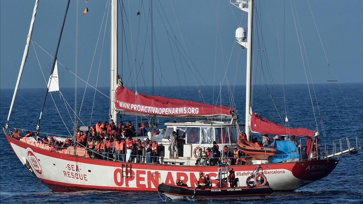 zentauroepp43214155 rescued migrants stand onboard the proactiva open arms yacht180507145338