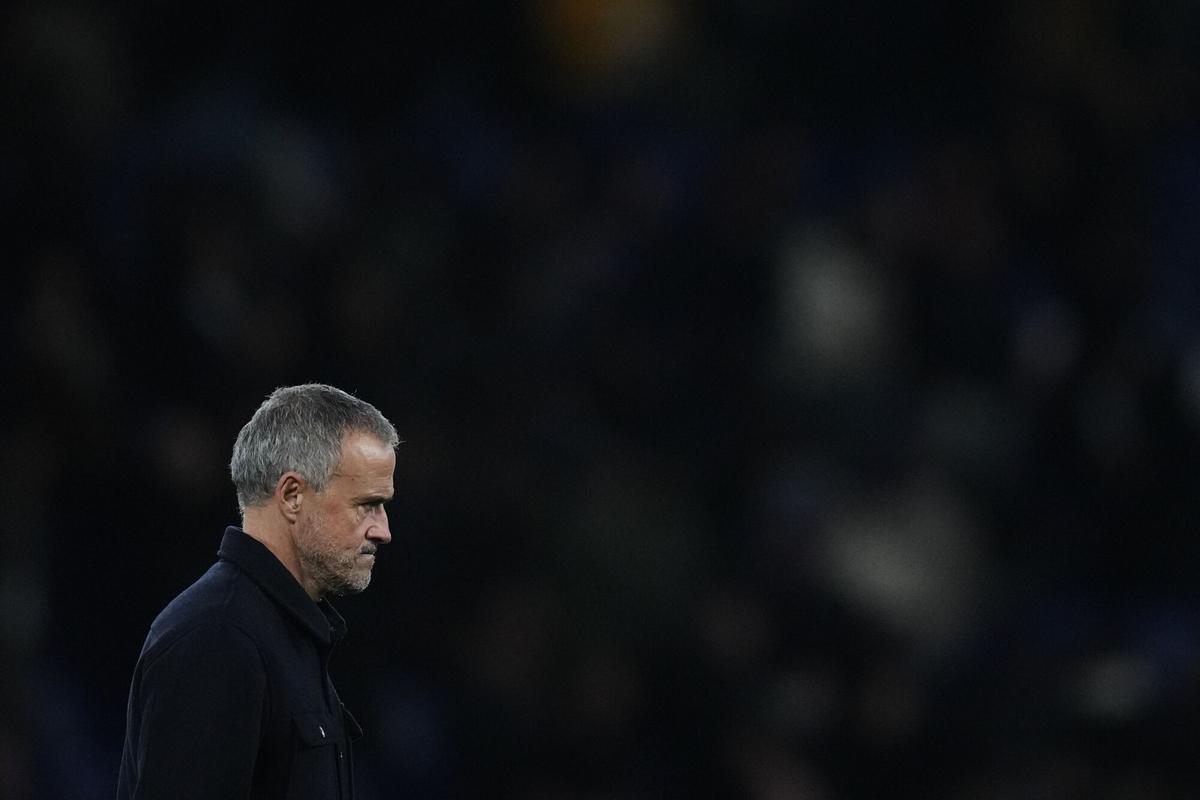 PSG's head coach Luis Enrique reacts after the Champions League opening phase soccer match between Paris Saint-Germain and Bayern Munich in Paris, France, Tuesday, Nov. 4, 2025. (AP Photo/Thibault Camus)