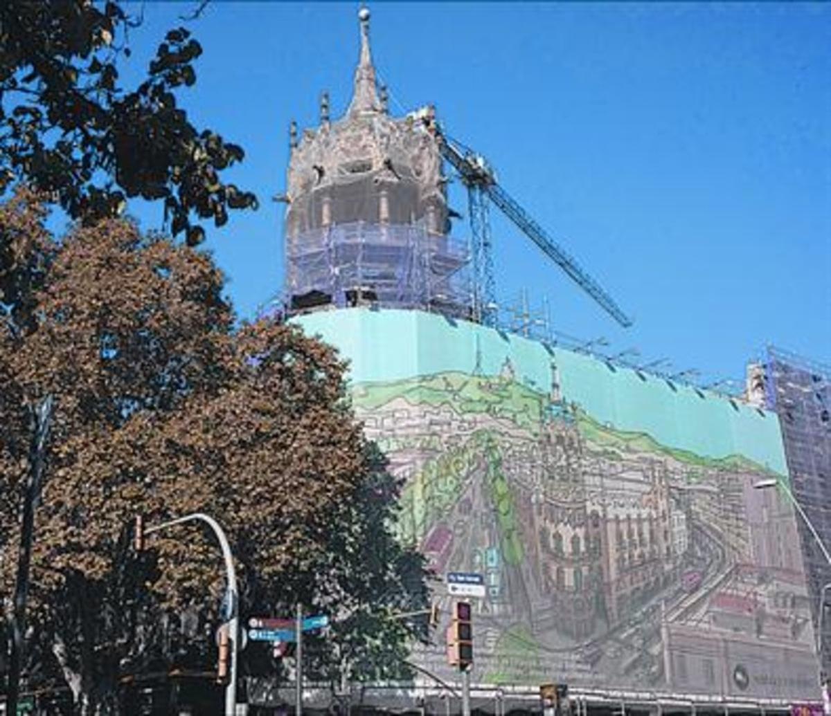 La Rotonda o Torre Andreu, des de la plaça de John F. Kennedy.