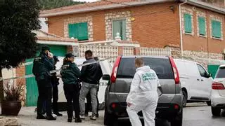 Encuentran una pistola de fogueo en la casa de Madrid donde murieron los tres hermanos