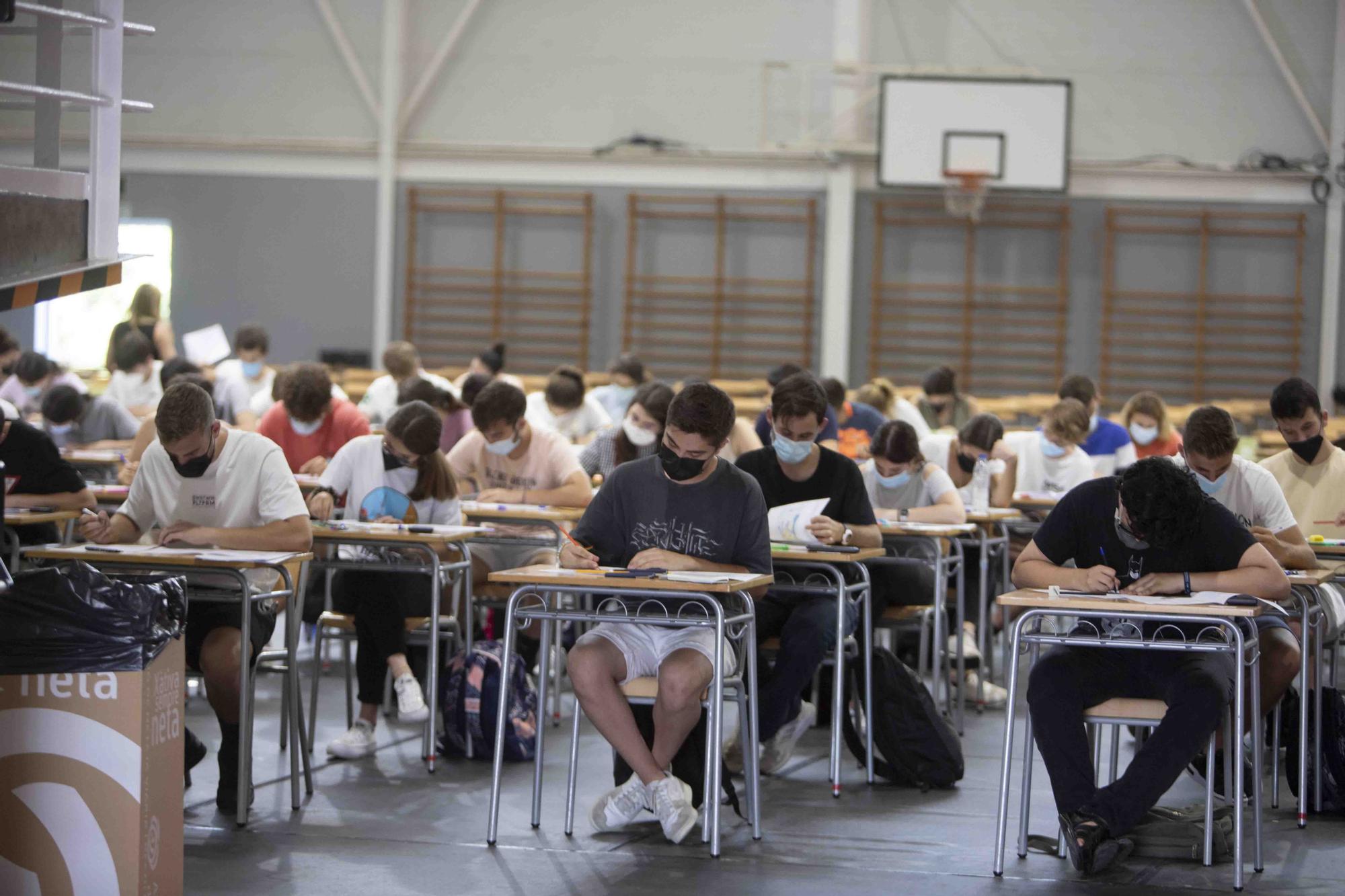 Así fueron las pruebas de la PAU para los estudiantes de la Costera en Xàtiva