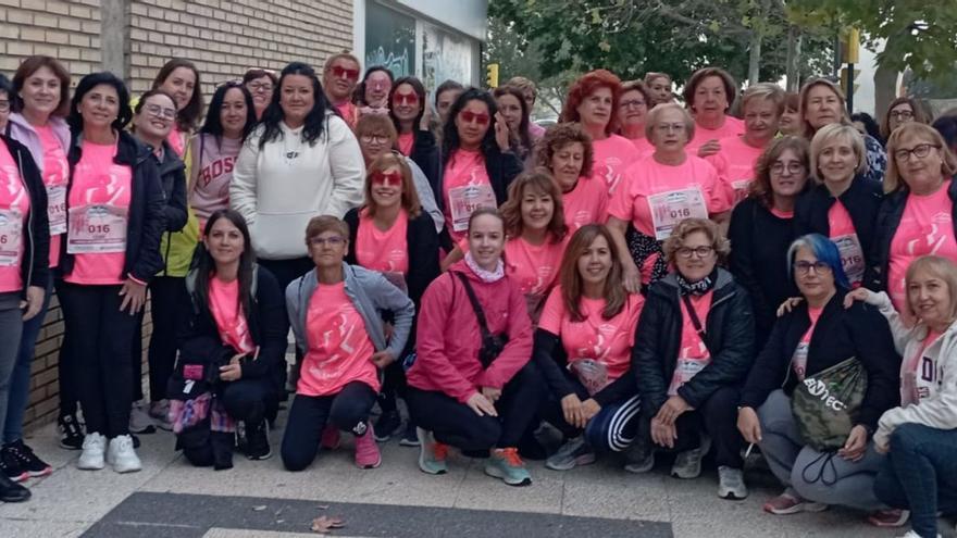 La Asociación de Mujeres Andabán de Calatorao, en colaboración con el ayuntamiento, participó en la Carrera de la Mujer de Zaragoza. | SERVICIO ESPECIAL