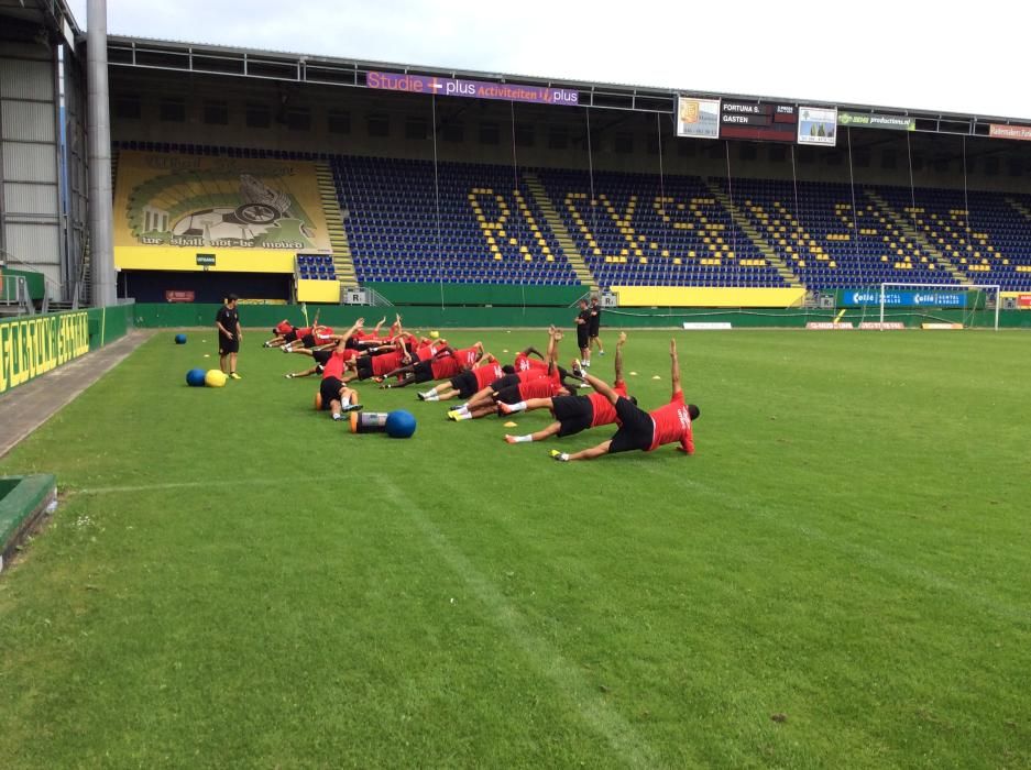 Entrenamiento del RCD Mallorca en Holanda: Vázquez hace sudar a la plantilla