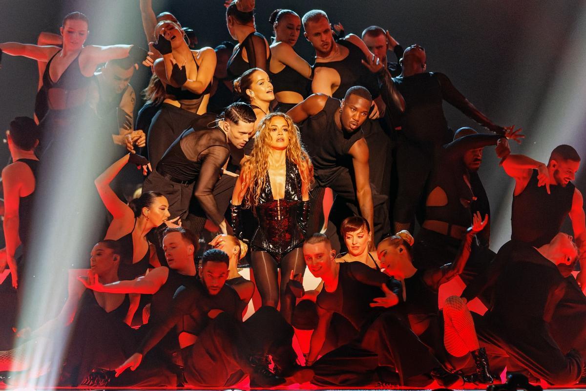 Rita Ora actúa en la 1ª semifinal de Eurovisión 2023
