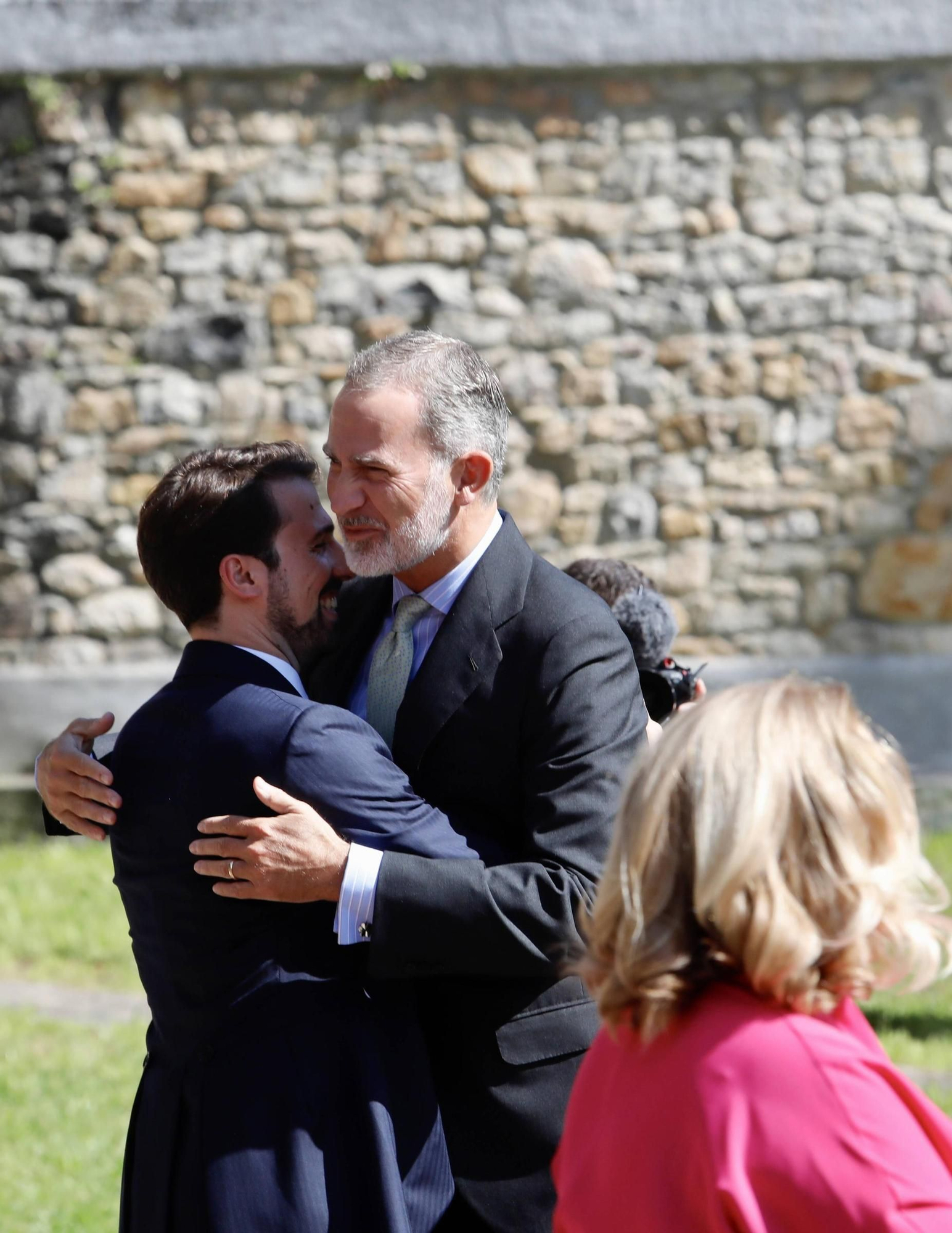 El Rey Felipe VI, testigo de excepción en la boda de su ahijado en Gijón (en imágenes)