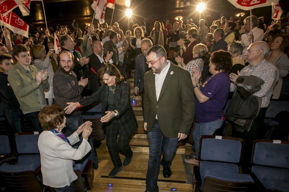 Mitin del PSOE y paseo de Carmen Calvo por Oviedo
