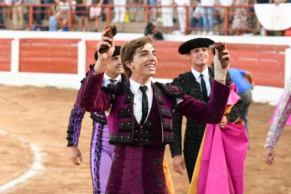 Julio Norte, de apenas 18 años, se ha convertido en un destacado novillero salmantino, y ya es finalista del Circuito de Novilladas de Andalucía