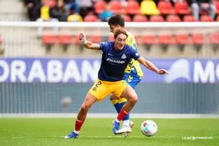 Álex Petxarroman, de vuelta por Riazor con el Andorra para medirse al Deportivo