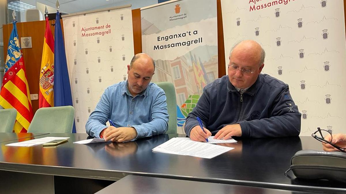 Firma convenio entre el Ayuntamiento de Massamagrell y Cáritas.