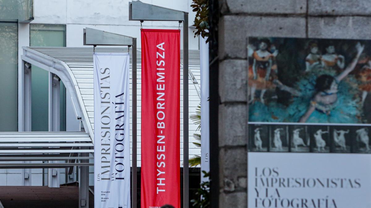 Banderolas del Museo Thyssen-Bornemisza