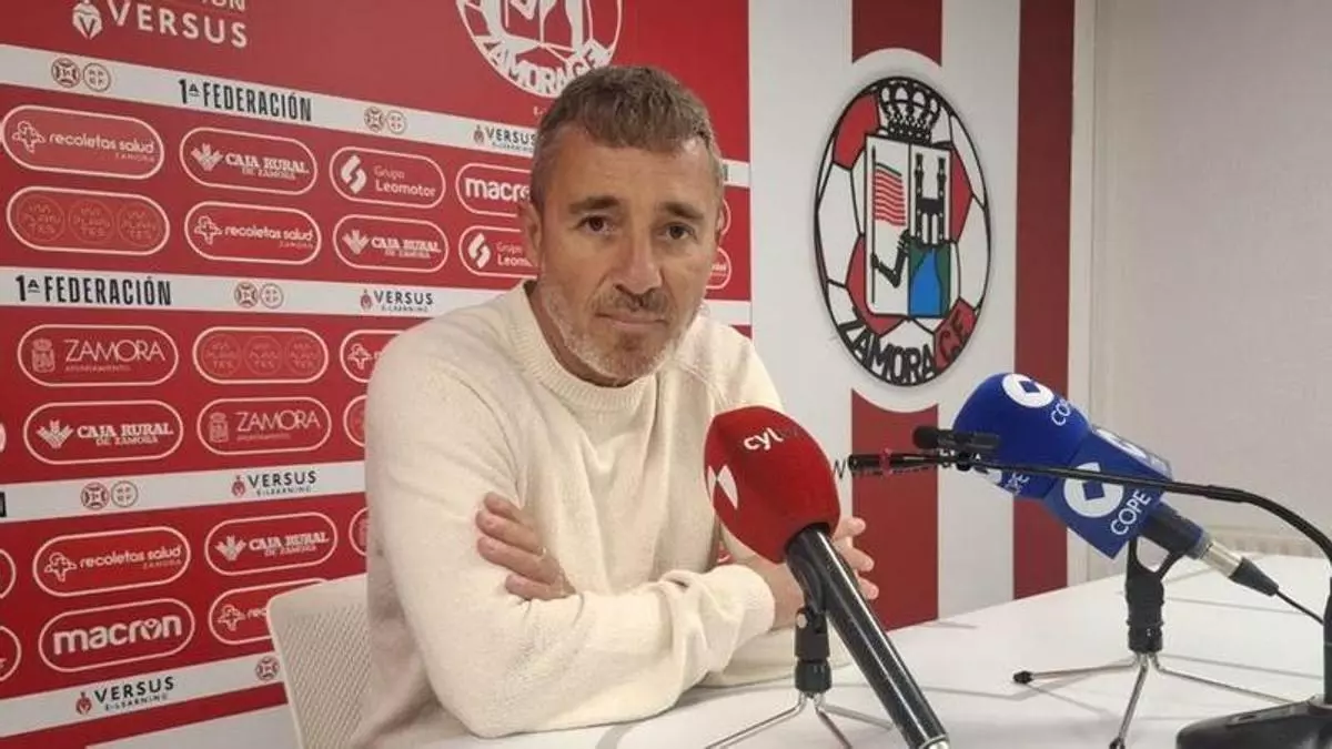 Óscar Cano, entrenador del Zamora CF, ante su partido en Talavera: "Tenemos que estar a tope y dar el máximo"