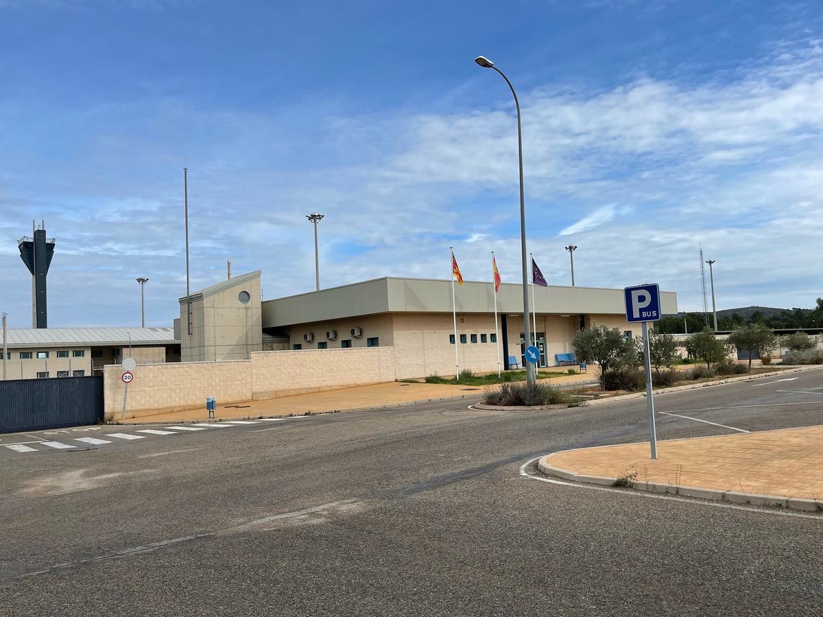 La fachada de la prisión de Albocàsser.