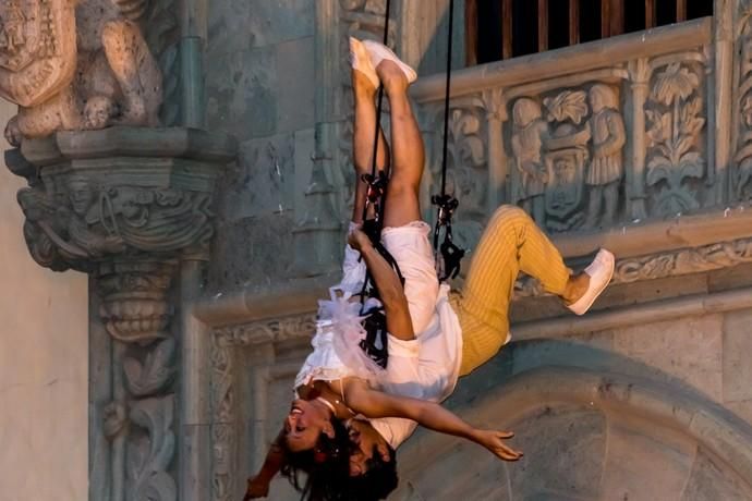 'Los Amantes del  Cielo', de Temudas Fest, en la Plaza del Pilar Nuevo