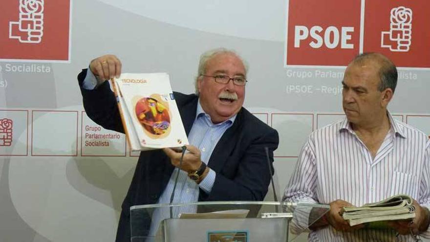 El PSOE critica que haya ayudas para libros solo en 1º y 2º de Primaria