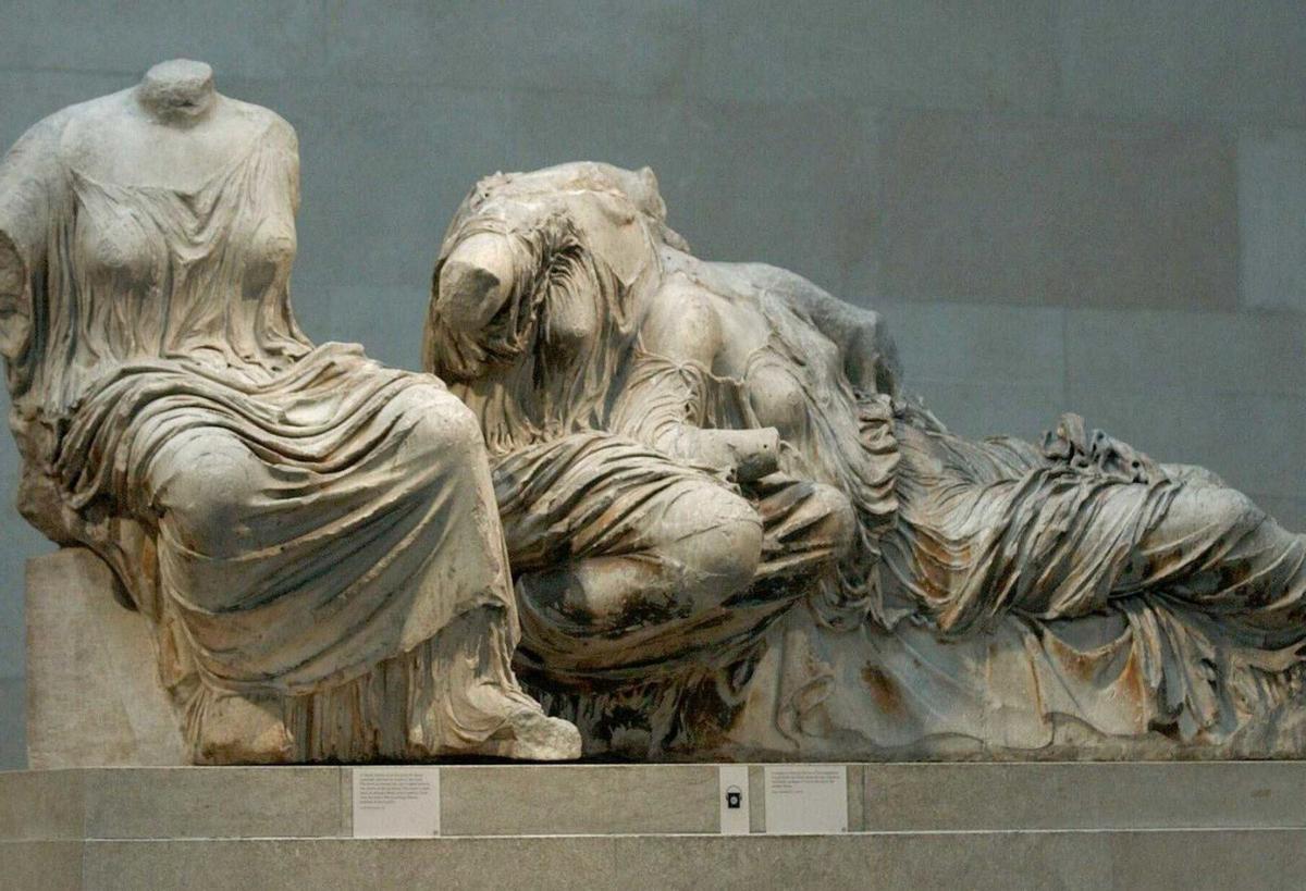 Restituir  o no restituir Restituir  o no restituir